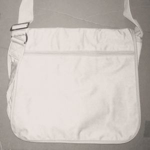 Rare Barnes and Noble cream canvas messenger bag NWOT